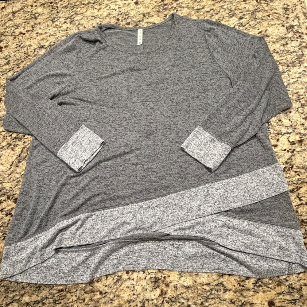 Cacique Gray Heathered Crossover Tulip Hem Long Sleeve Top 22/24